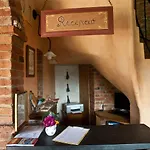 St.michael Panzio Lovaspark Bed & Breakfast