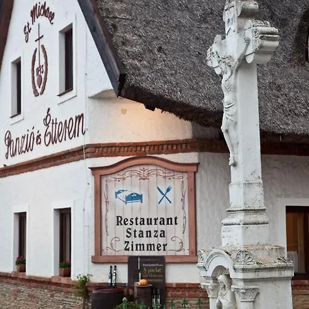 Oda ve Kahvaltı St.michael Panzio Lovaspark