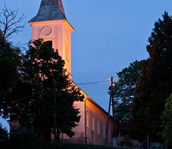 Bed & Breakfast St.michael Panzio Lovaspark 3*