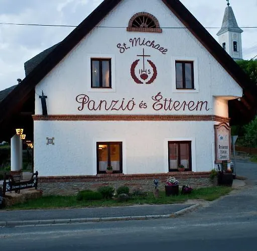 Bed & Breakfast St.michael Panzio Lovaspark 3*