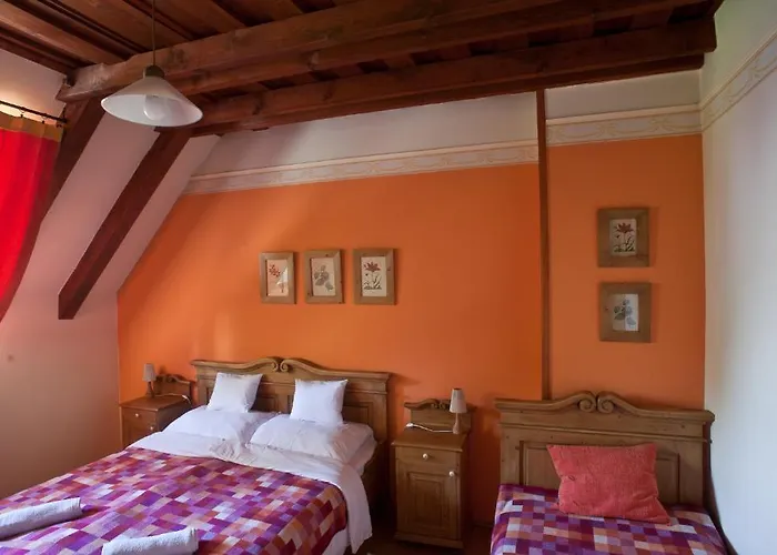 St.michael Panzio Lovaspark Bed & Breakfast